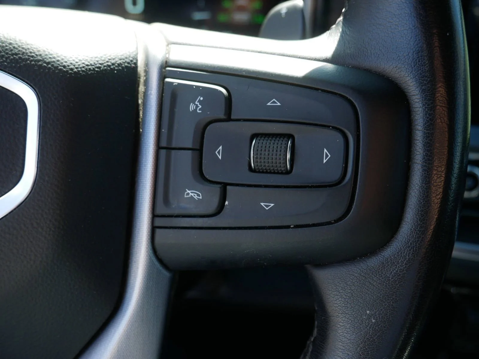 Used 2023 Sterling Metallic GMC SLT image 30