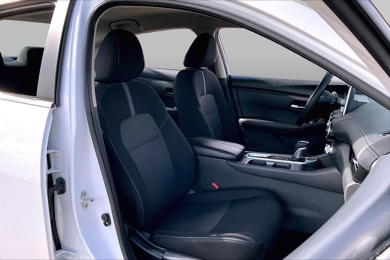 Used 2024 Aspen White Tricoat Nissan SV image 9