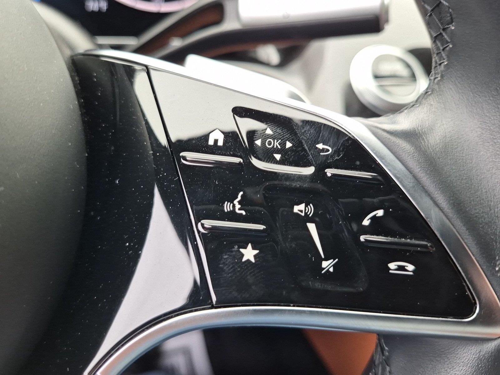 Used 2025 Obsidian Black Metallic Mercedes-Benz S 580e image 20