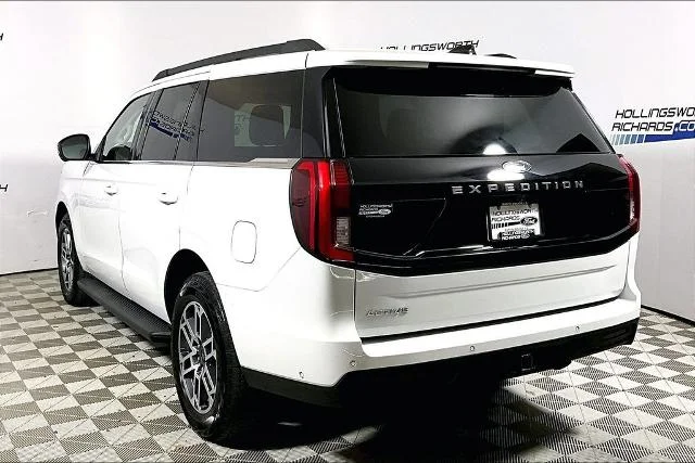 Used 2025 Oxford White Ford Active image 35