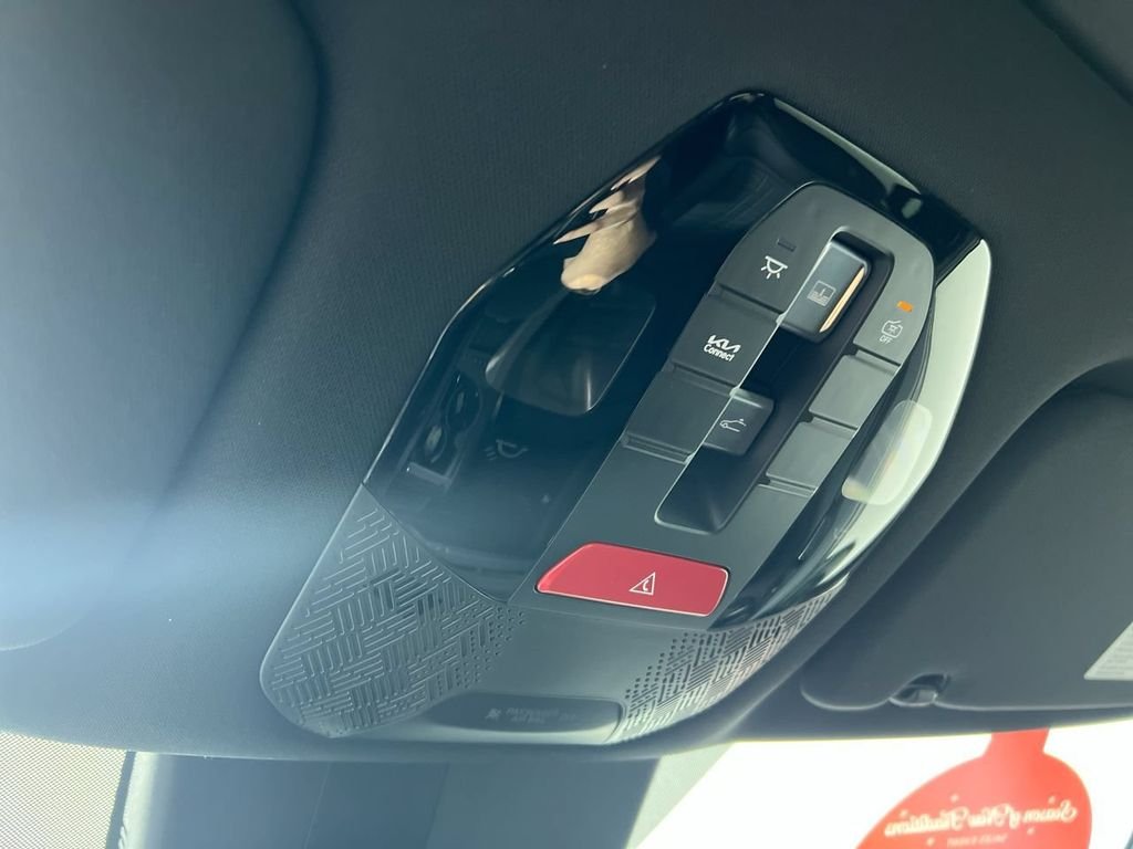 New 2026 Wolf Gray Kia Land AWD image 19