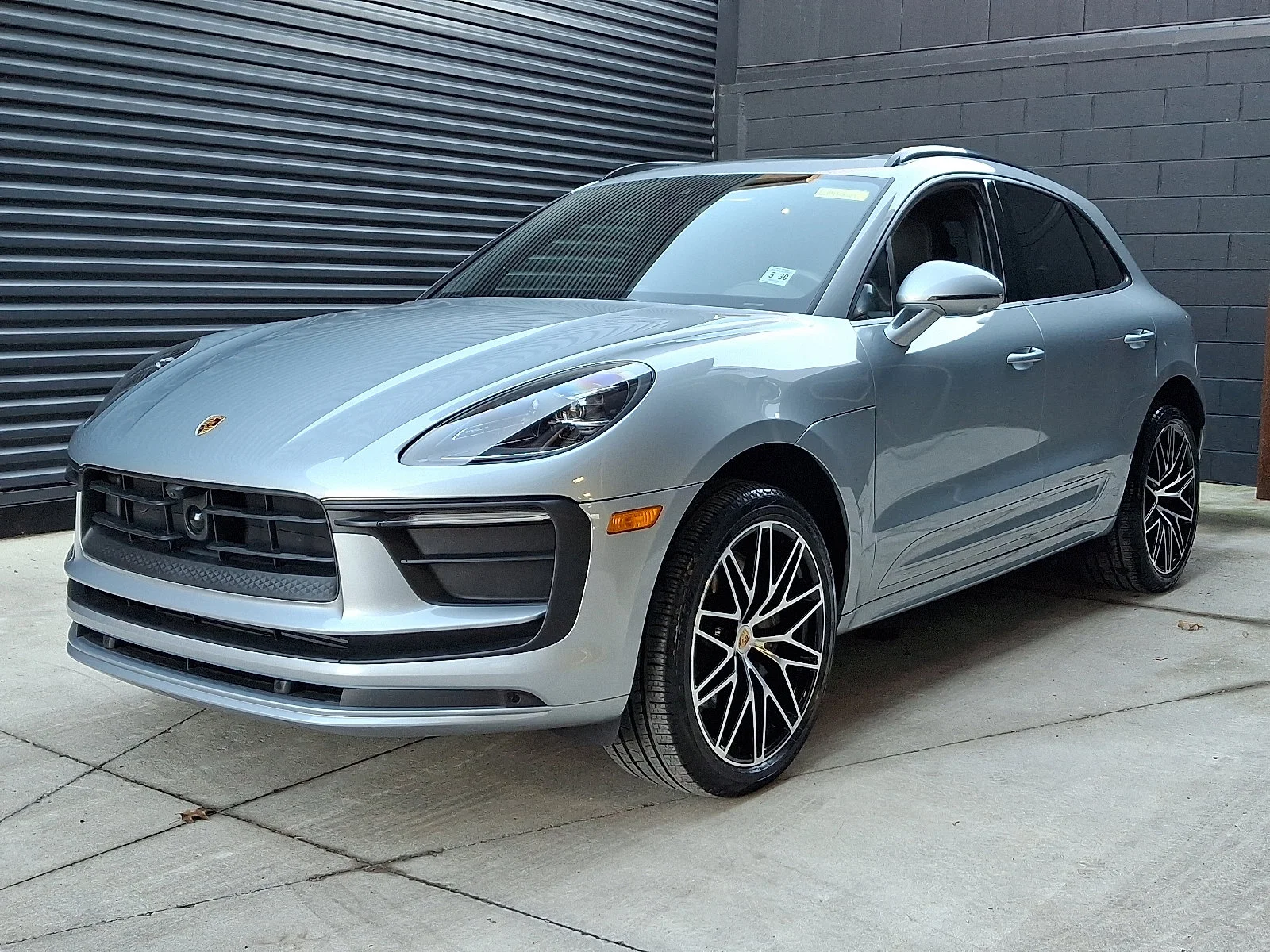 2025 Porsche Macan T