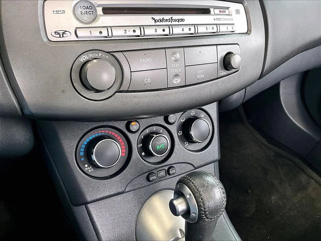 Used 2012 White Mitsubishi GS Sport image 32