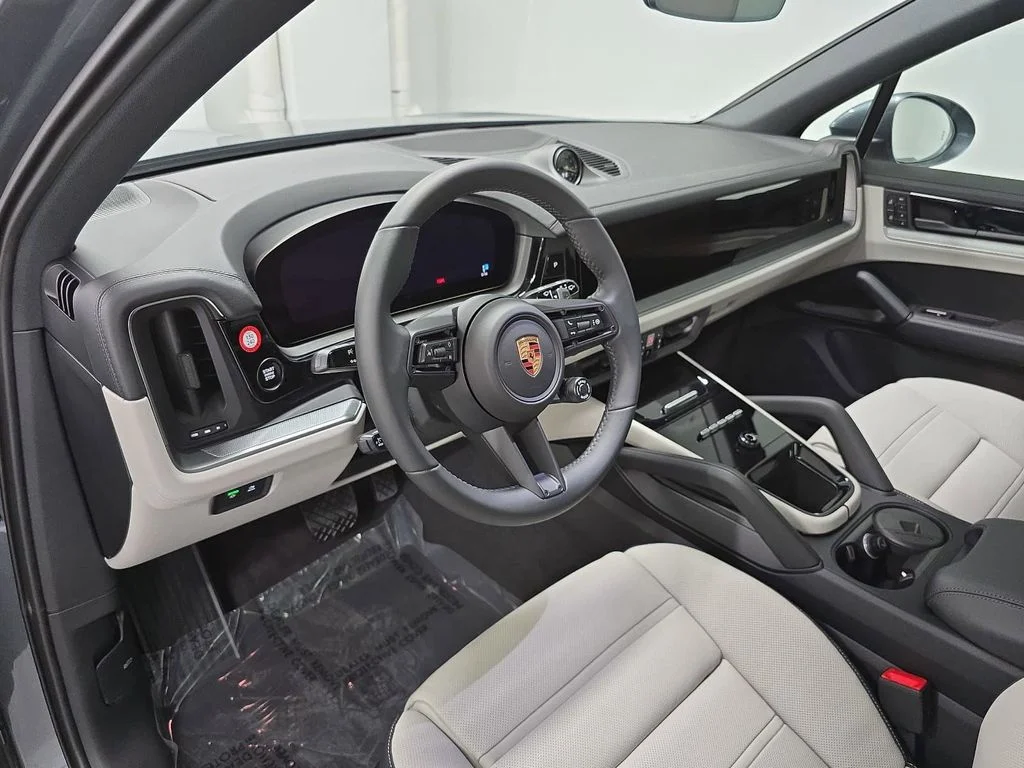 New 2026 Vanadium Grey Metallic Porsche E-Hybrid image 4
