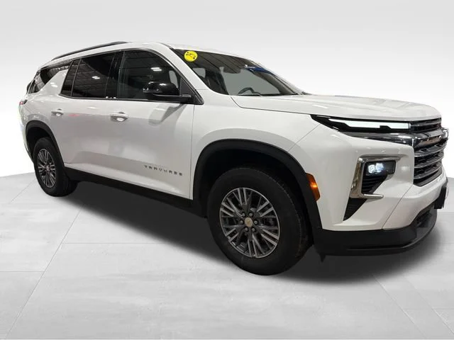 Used 2025 Summit White Chevrolet LT image 9