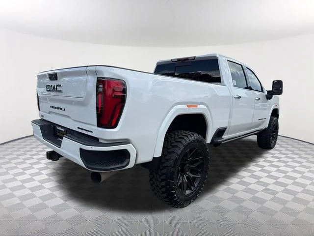 Used 2024 White Frost Tricoat GMC Denali Ultimate image 5