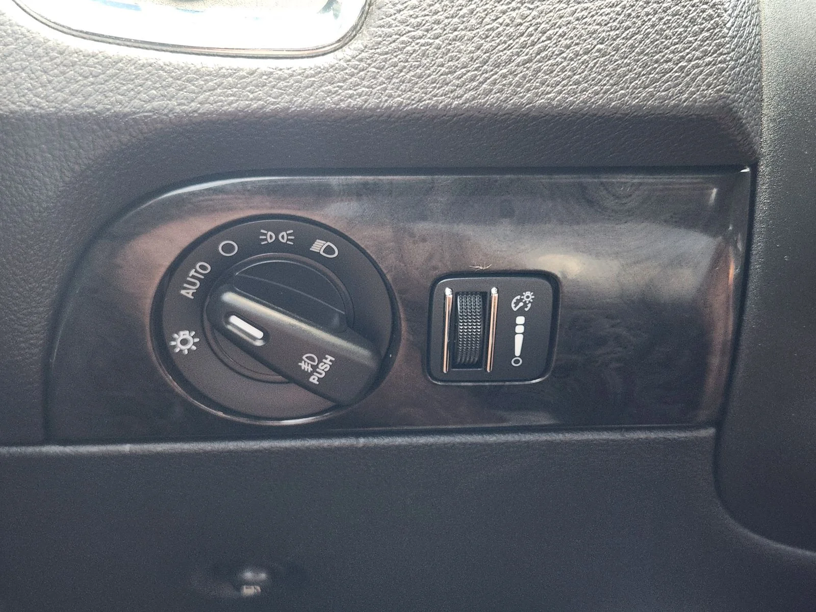 Used 2013 Gray Dodge R/T image 21