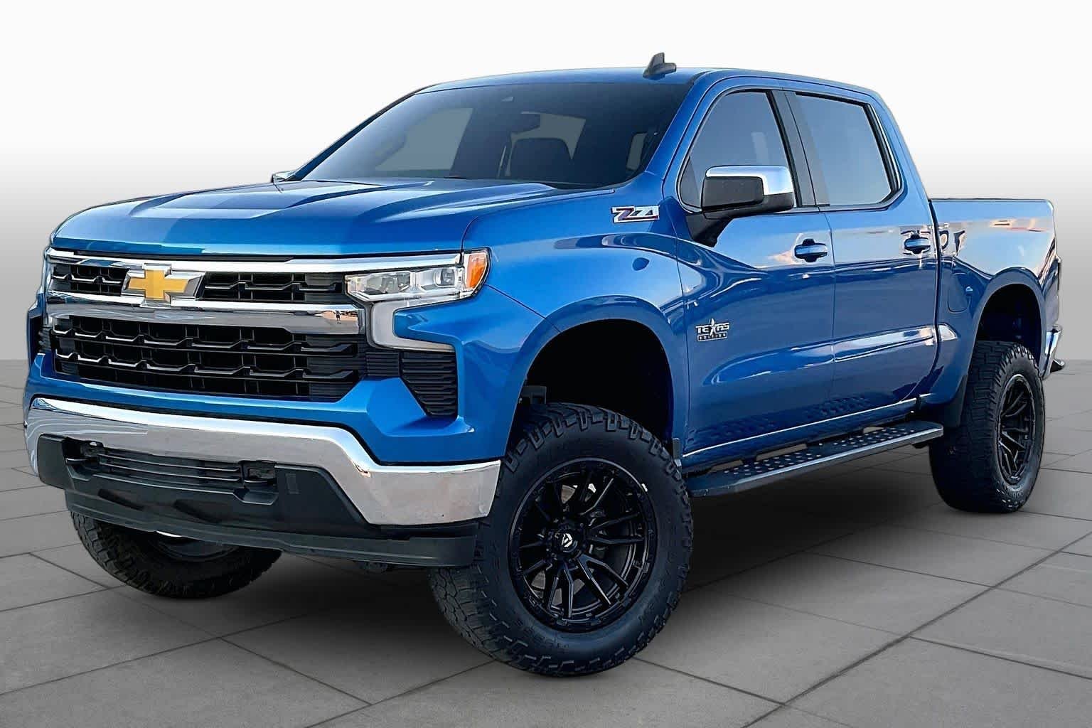 Used 2022 Glacier Blue Metallic Chevrolet LT image 3