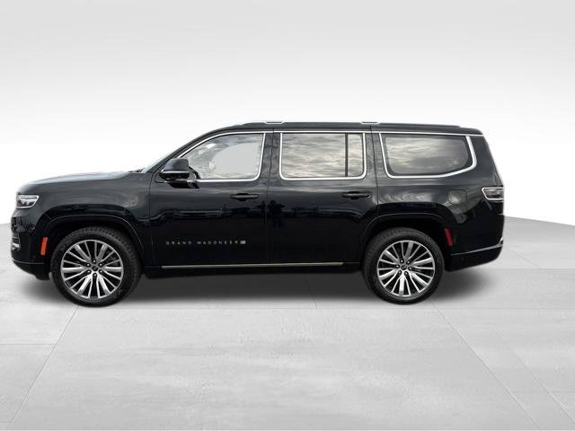 Used 2022 Black Jeep Series III image 9