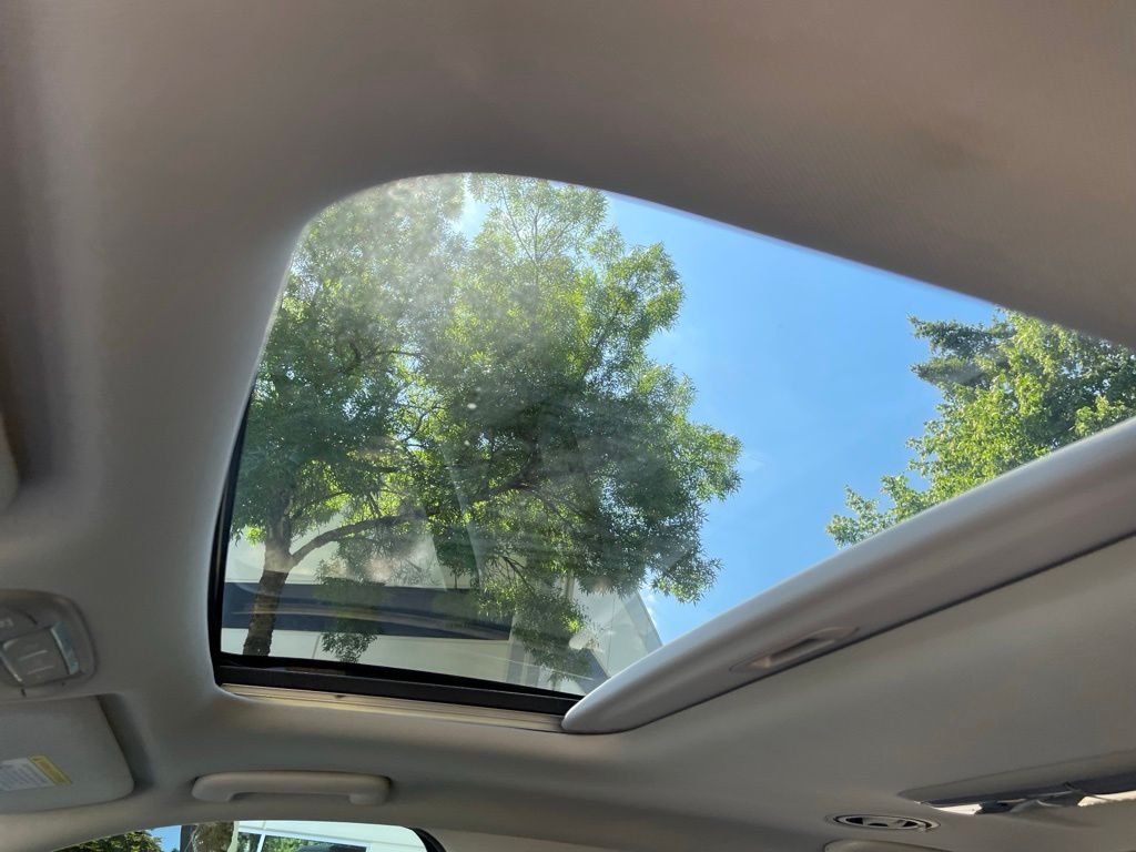 Used 2021 Sangria Kia EX image 18
