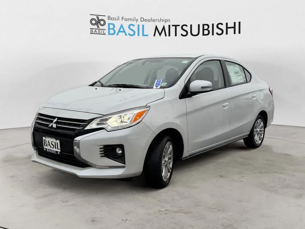 New 2024 White Diamond Mitsubishi LE image 7