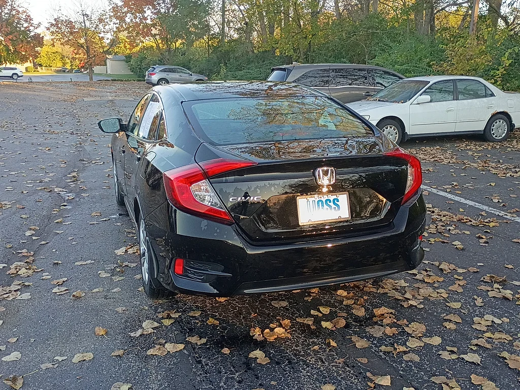 Used 2018 BLACK Honda LX image 5
