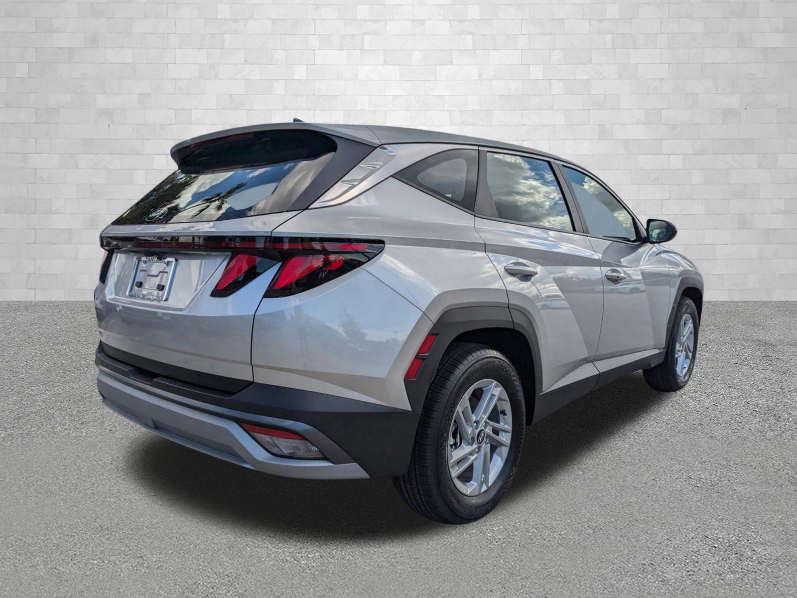 New 2026 Shimmering Silver Hyundai SE FWD image 2
