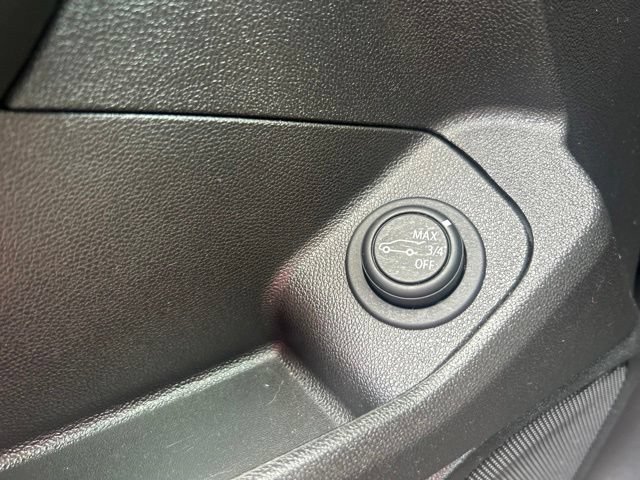 Used 2021 EBONY TWILIGHT METALLIC GMC SLE image 18