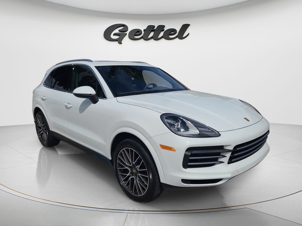 Used 2021  Porsche Base image 3