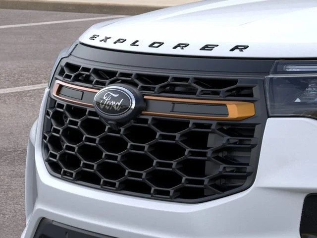 New 2026 Star White Metallic Tri-Coat Ford Tremor® image 17