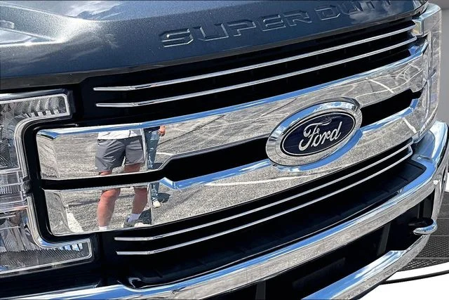 Used 2019 Magnetic Metallic Ford Lariat image 33