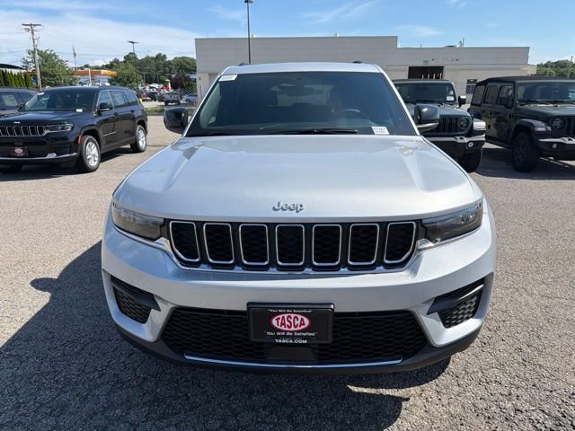 New 2026 Silver Zynith Exterior Paint Jeep Laredo image 2