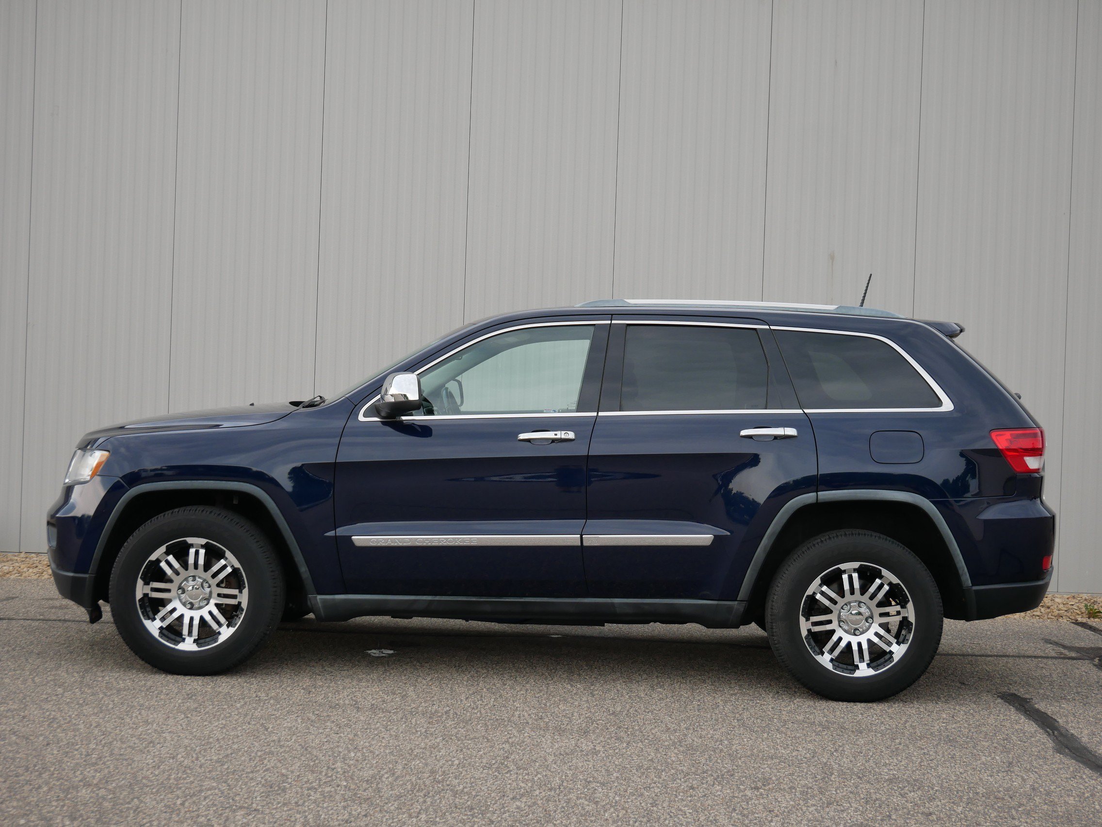 Used 2012 Jeep Grand Cherokee Laredo with VIN 1C4RJFAG3CC166468 for sale in Hastings, Minnesota