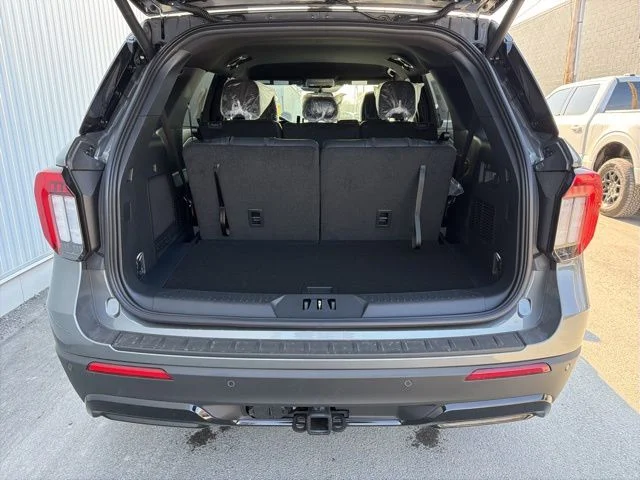 New 2026 Carbonized Gray Metallic Ford ST-Line image 21