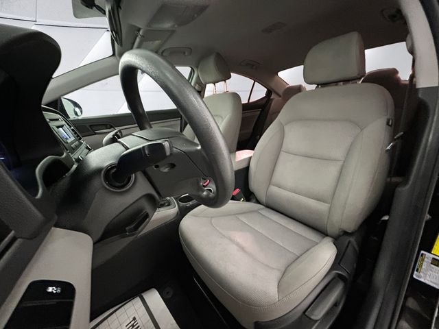 Used 2017 Black Hyundai SE image 8