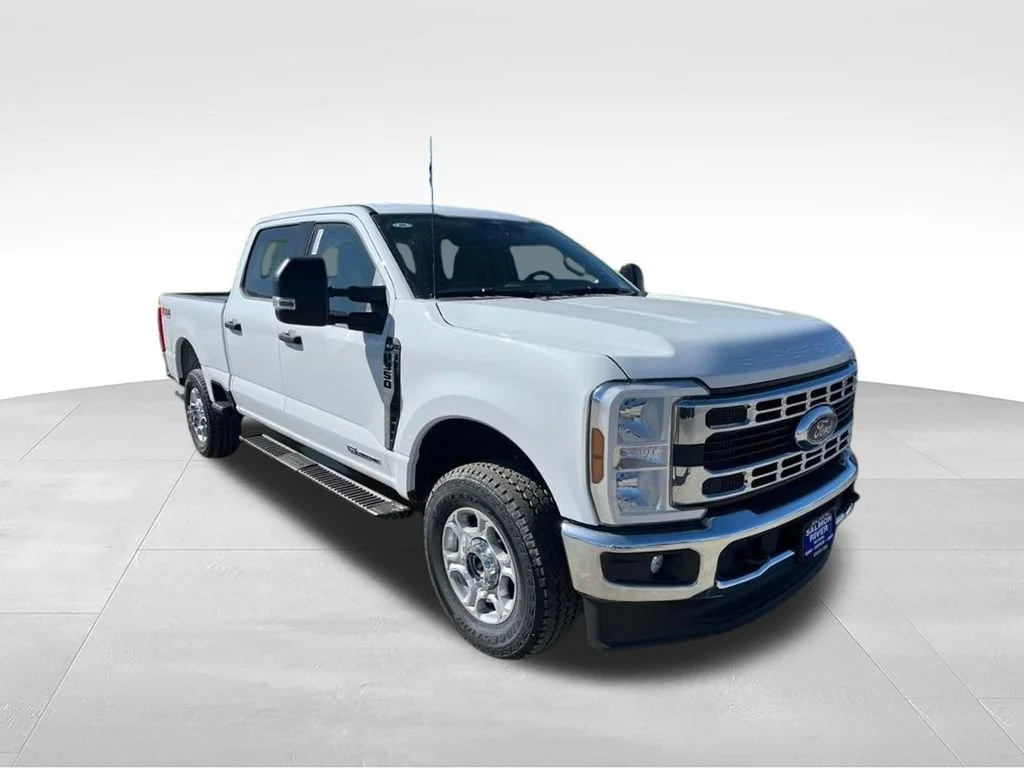 Used 2026 White Ford XL image 2