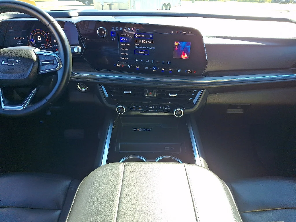 Used 2025 Black Chevrolet Z71 image 16