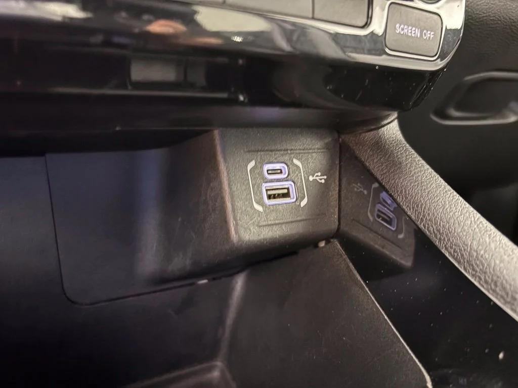 Used 2025 White Jeep Limited image 26
