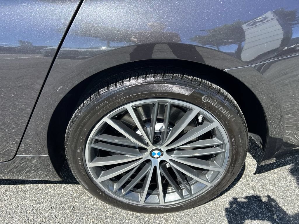 Used 2023 Dark Graphite BMW 540i xDrive image 11