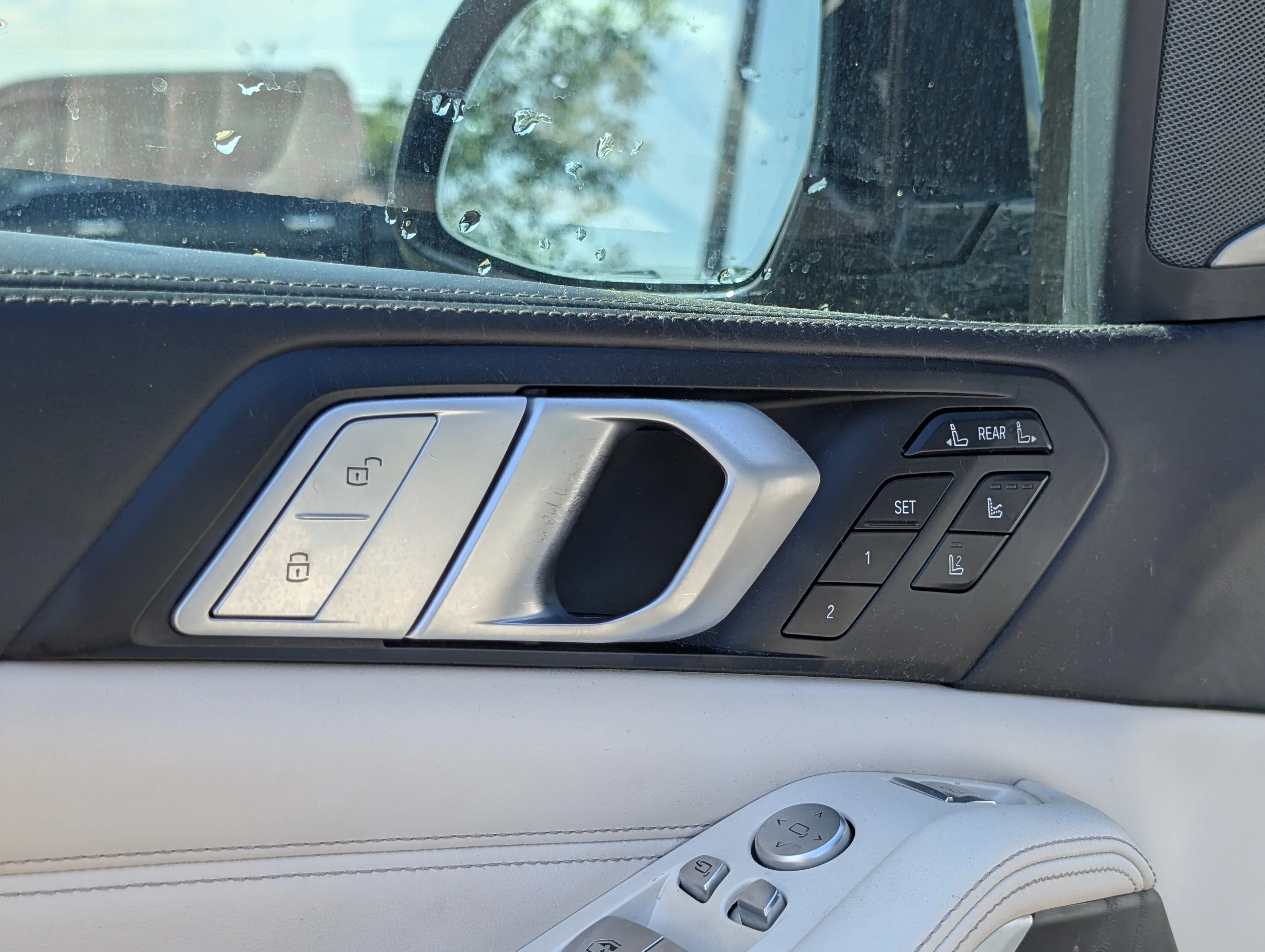 Used 2022 Manhattan Metallic BMW xDrive40i image 19