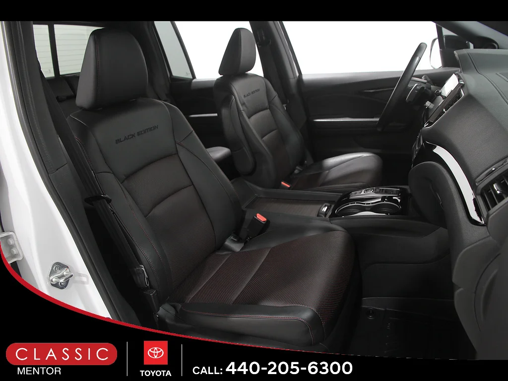 Used 2023 Platinum White Pearl Honda Black Edition image 17