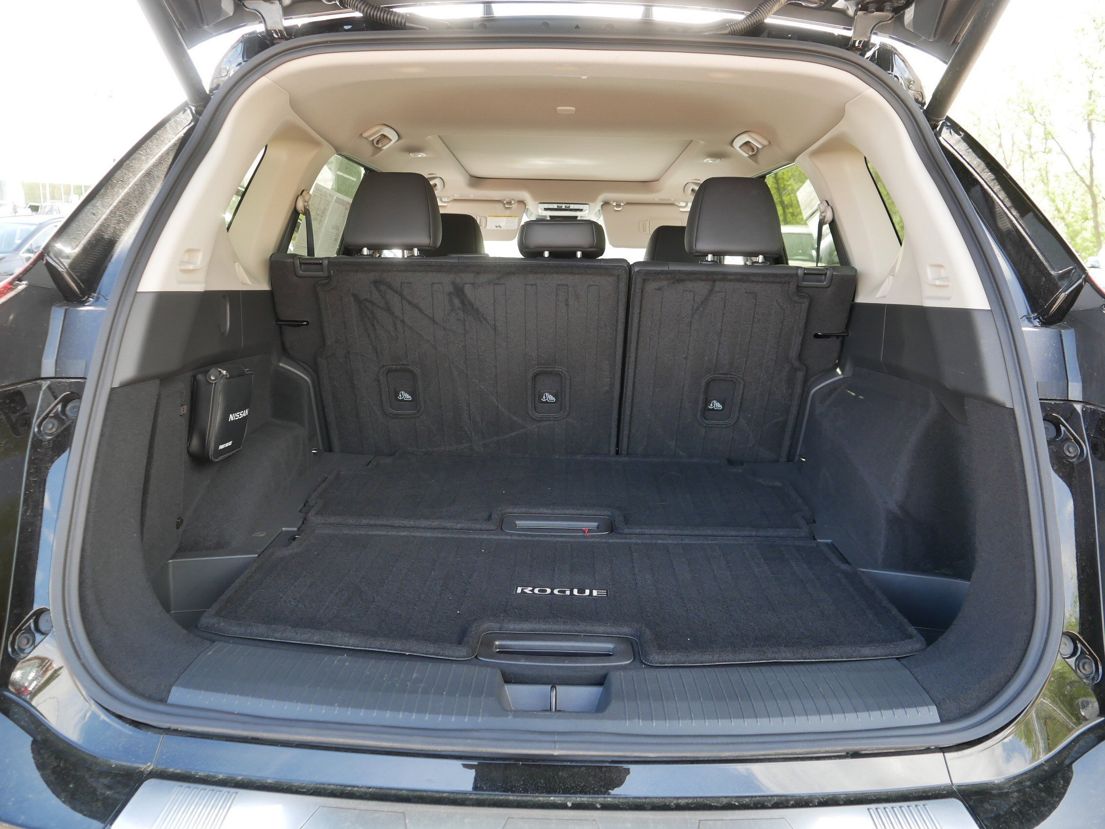 Certified Used 2025 Super Black Nissan SL image 18