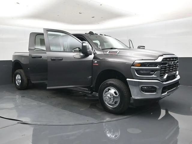 New 2026 Granite Crystal Metallic Clear-Coat Exterior Paint RAM Tradesman image 46