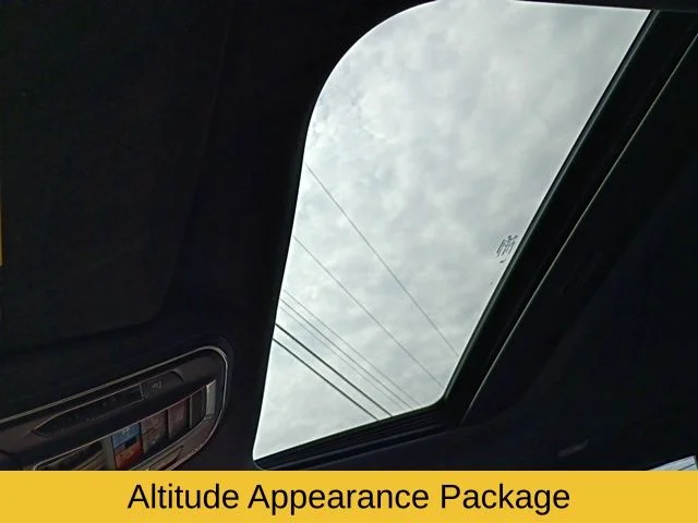 Used 2023 Red Jeep Altitude image 23