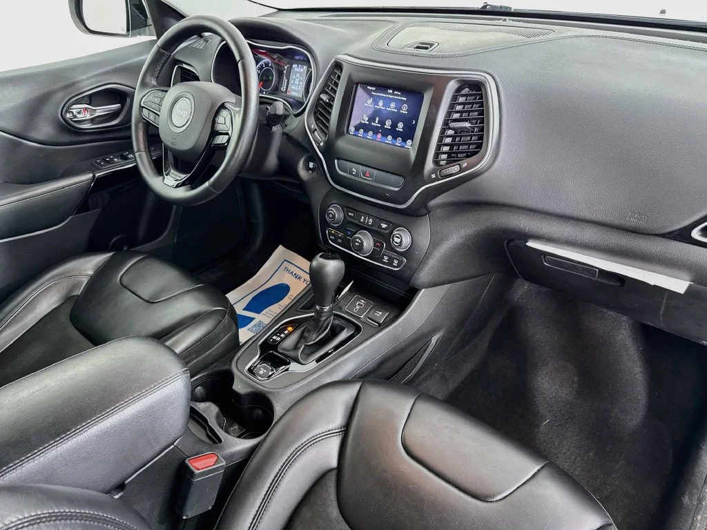 Used 2020 Bright White Clearcoat Jeep Latitude Plus image 35