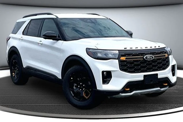 New 2026 Star White Metallic Tri-Coat Ford Tremor® image 2