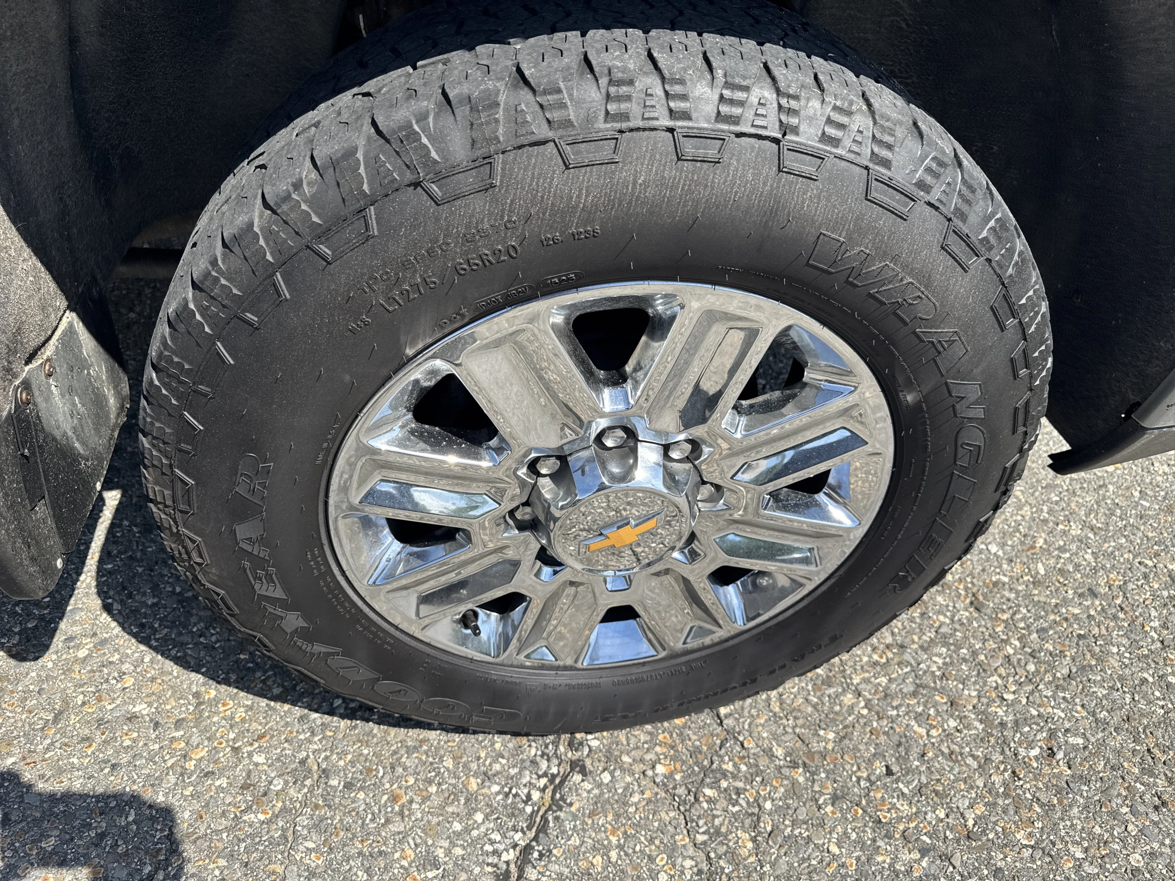 Used 2024 Sterling Gray Metallic Chevrolet High Country image 9