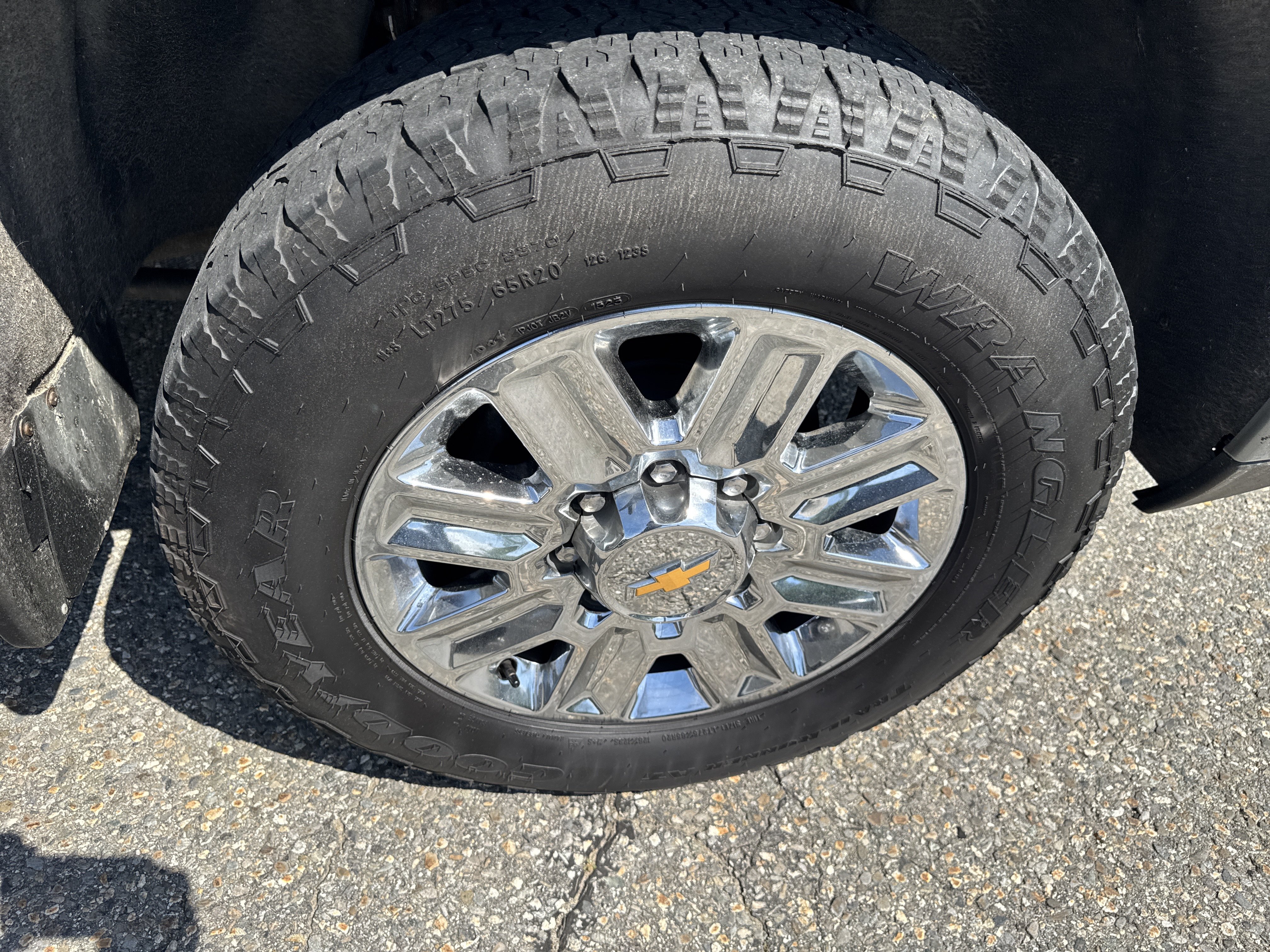 Used 2024 Sterling Gray Metallic Chevrolet High Country image 9