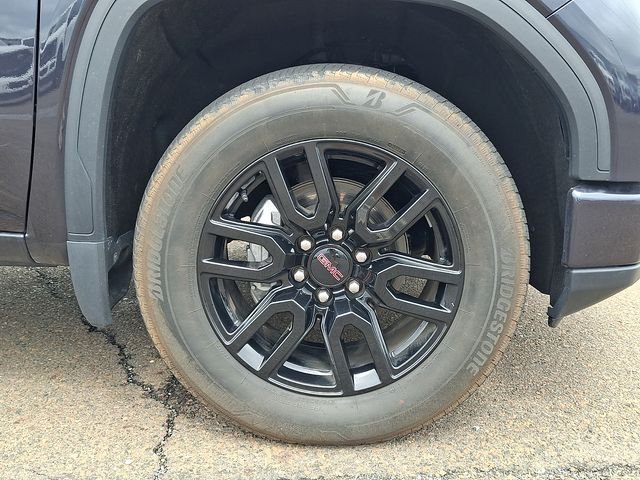 Used 2024 Titanium Rush Metallic GMC Elevation image 7