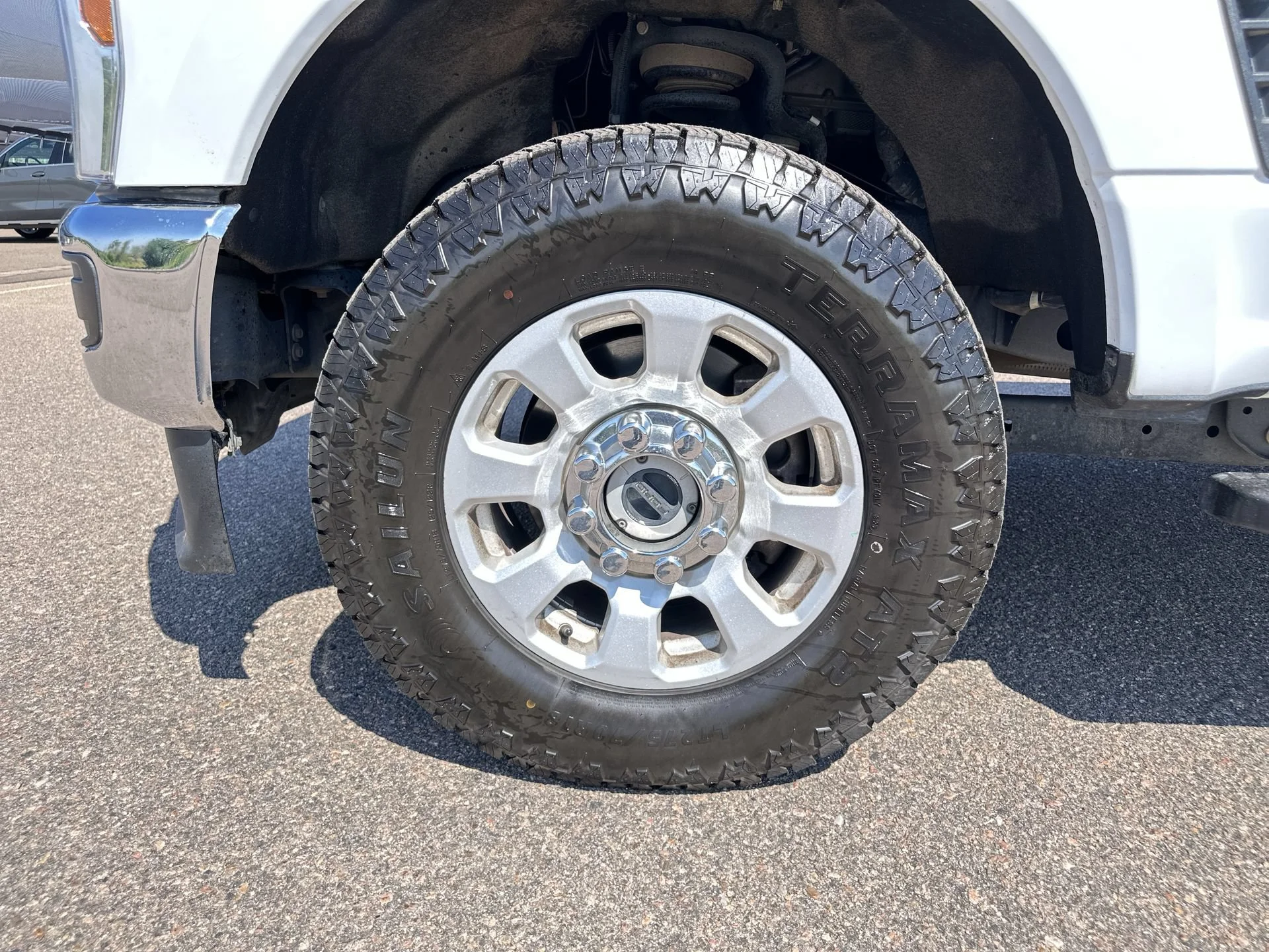 Used 2024 Oxford White Ford XLT image 25