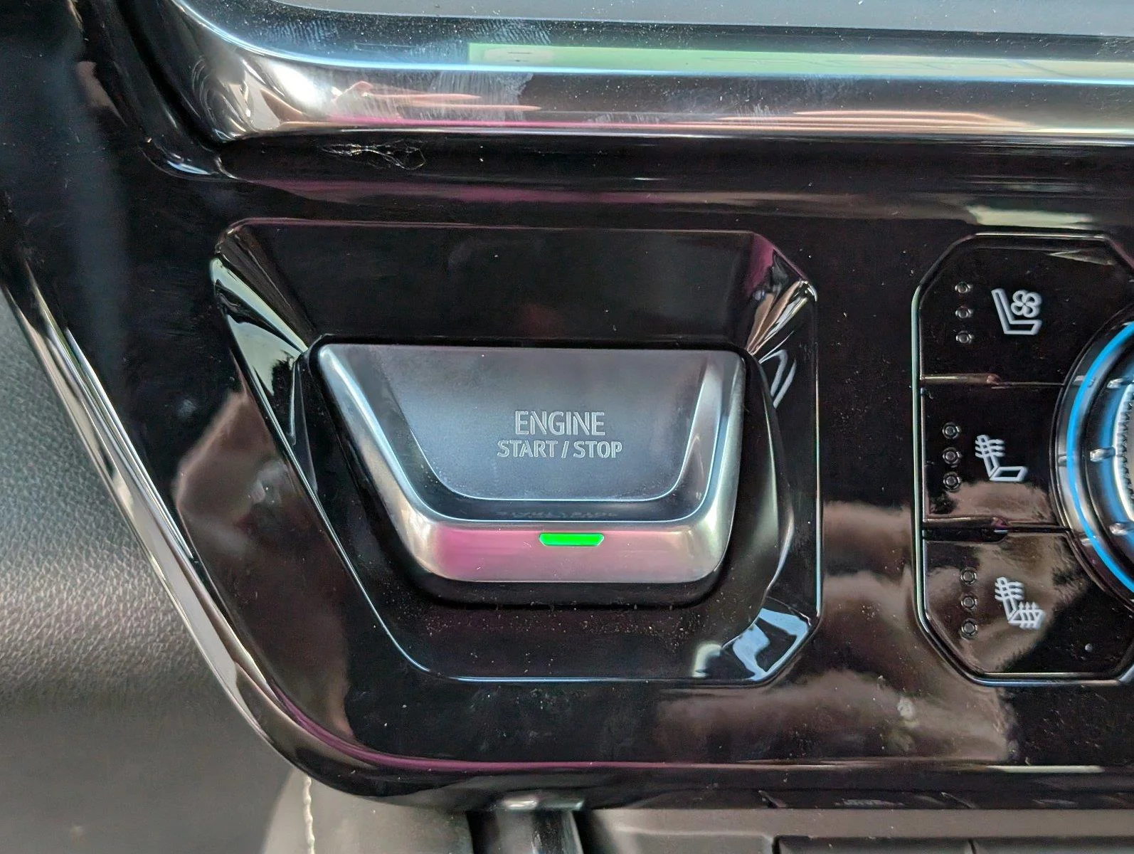 New 2026 Sterling Metallic GMC Denali Ultimate image 24