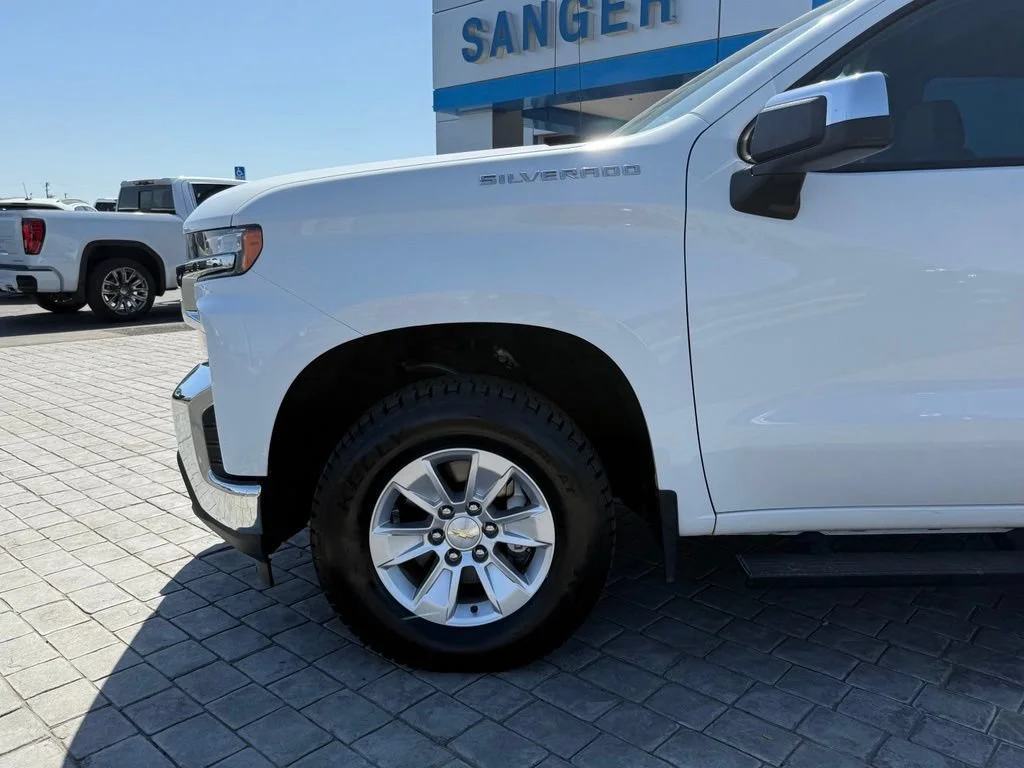 Used 2020 SUMMIT WHITE Chevrolet LT image 5