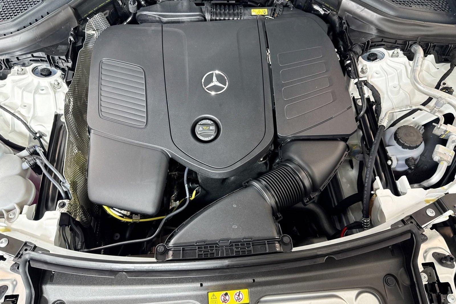 New 2026 Polar White Mercedes-Benz GLC 300 image 28