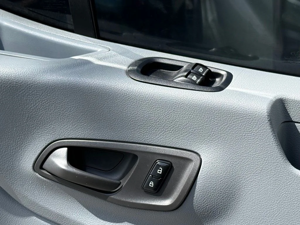 Used 2015 Ingot Silver Metallic Ford XL image 16