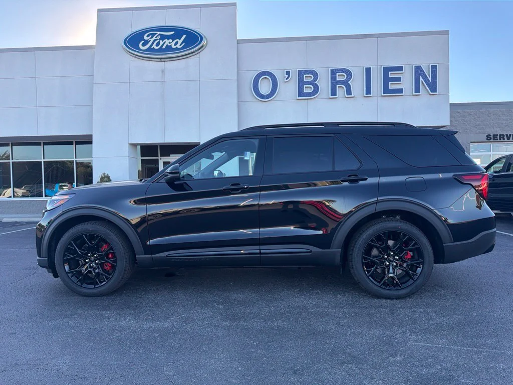 New 2027 Agate Black Metallic Ford ST image 2