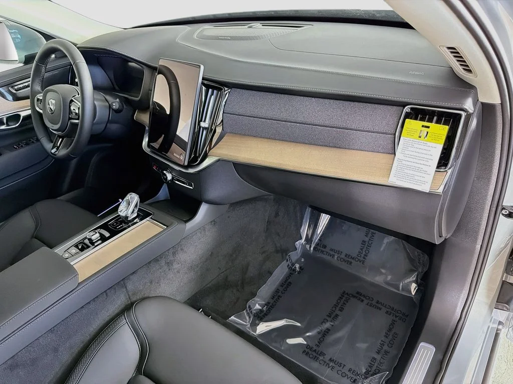 New 2026 Gray Volvo B6 Plus 7-Seater image 32