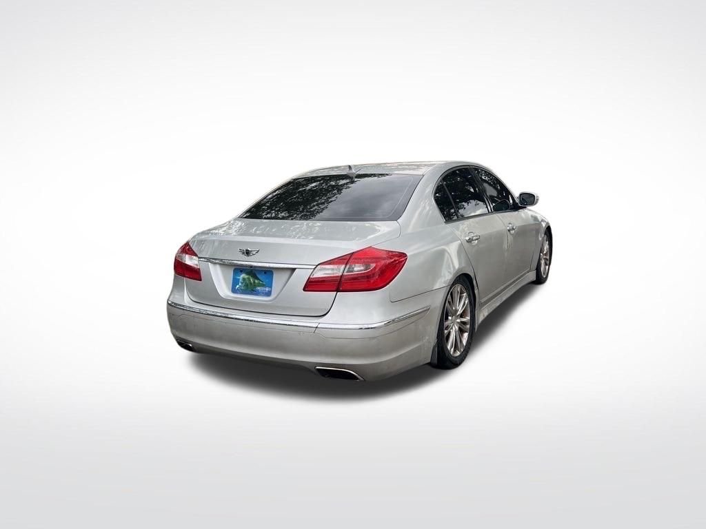 Used 2013 Silver Hyundai 3.8 image 5