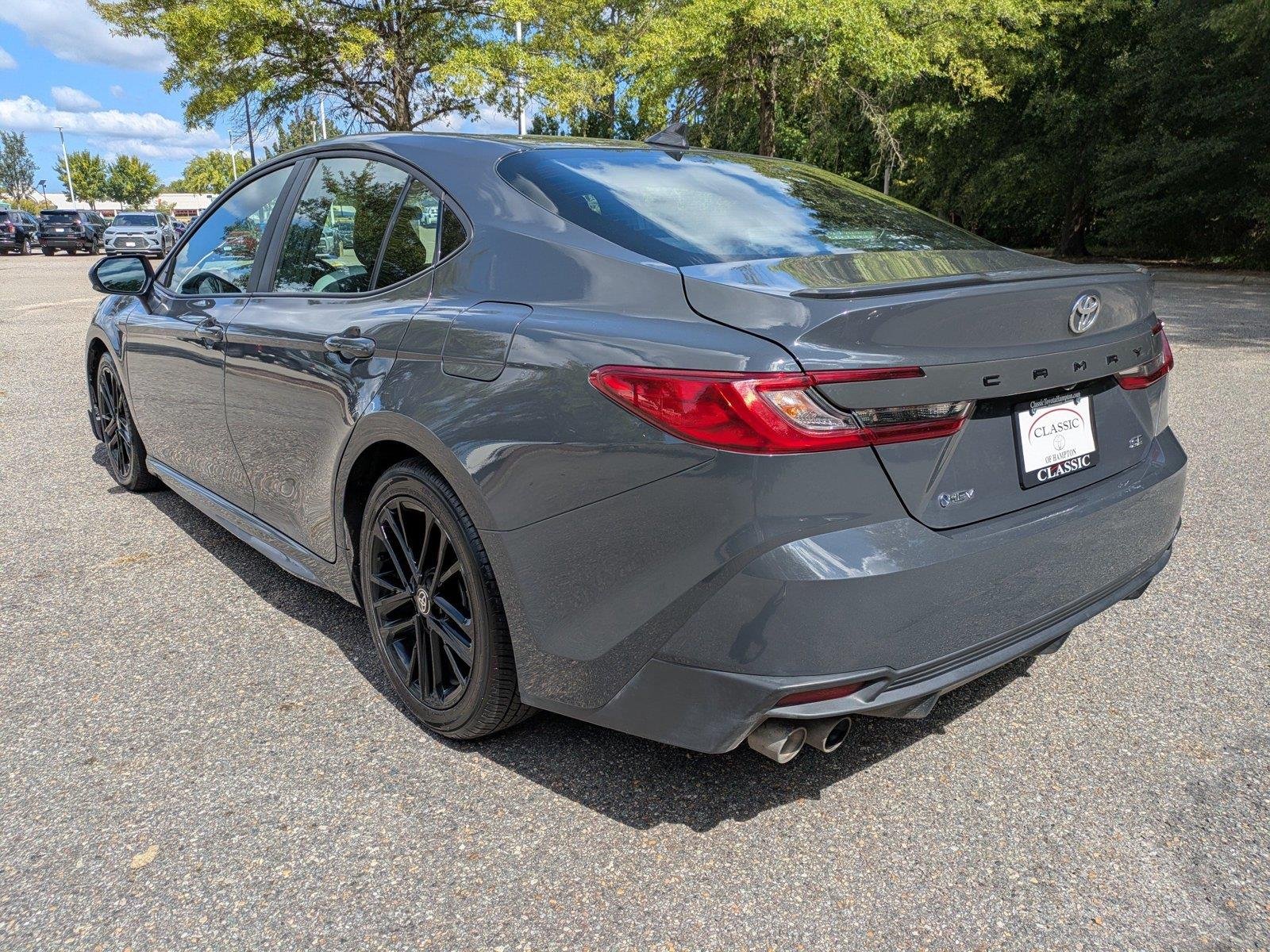 Used 2025  Toyota SE image 6