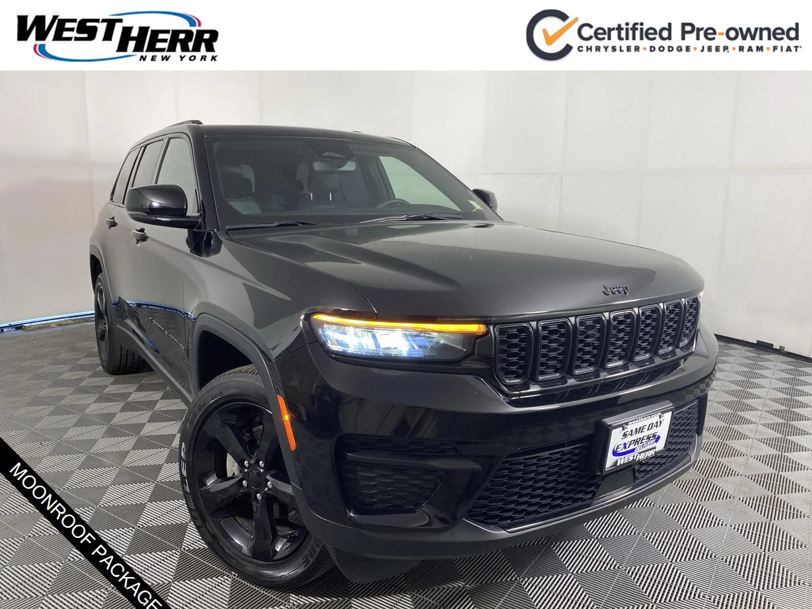 Used 2024 Diamond Black Crystal Pearlcoat Jeep Altitude X image 1