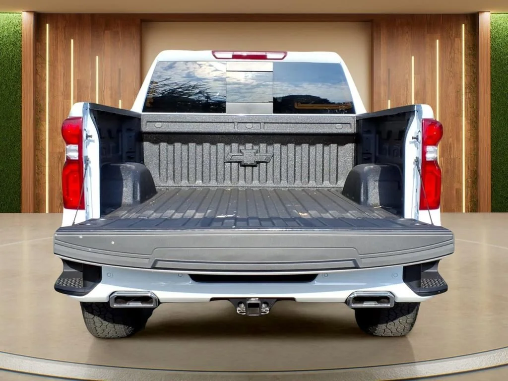 New 2026 Summit White Chevrolet RST image 31